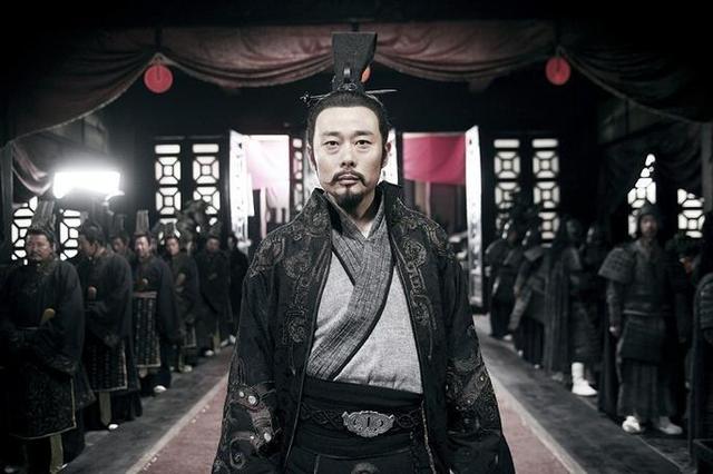 火狐电竞官网_苹果iPhone 6发售首日情况:劫匪入店抢劫 民众店外抗议(图2) 火狐电竞平台