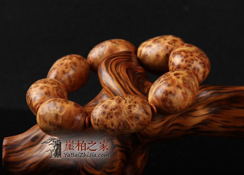 火狐电竞-卡梅伦参观伦敦塔推出“罂粟花海”特展 纪念一战100周年(图1) 火狐电竞